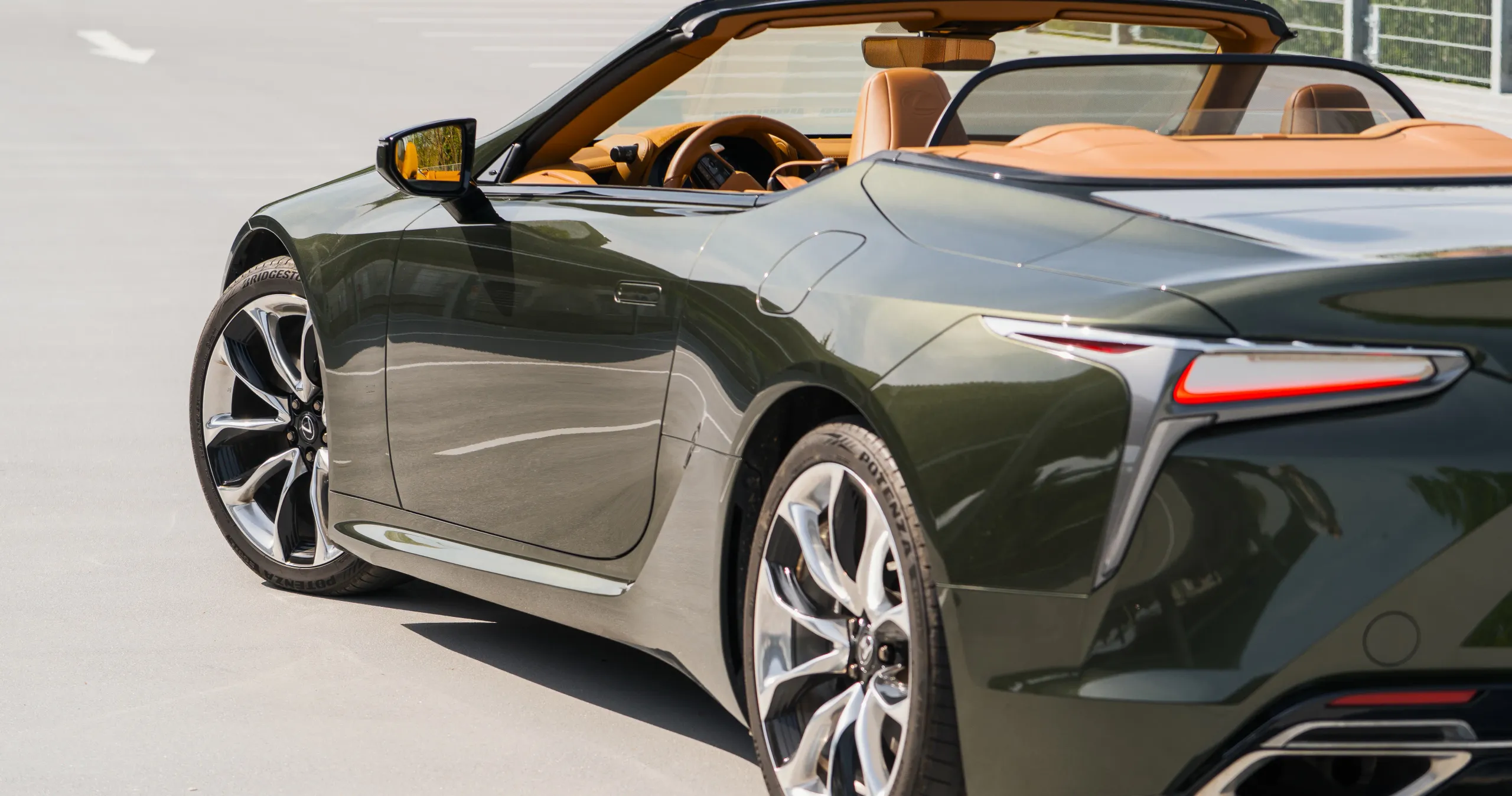 Lexus LC 500 Convertible Sport+ 2021 – fotografie 9 z 16