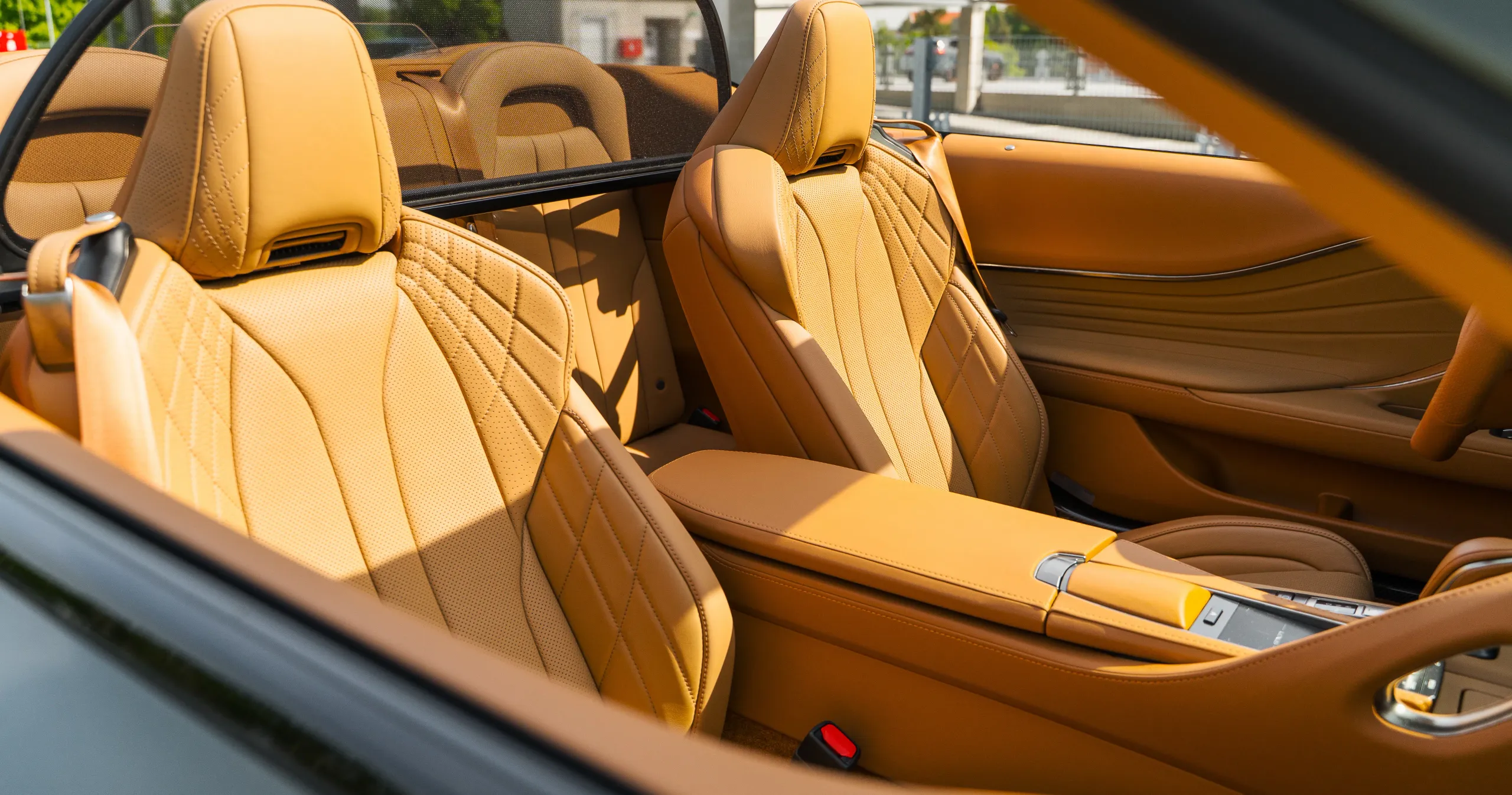 Lexus LC 500 Convertible Sport+ 2021 – fotografie 14 z 16