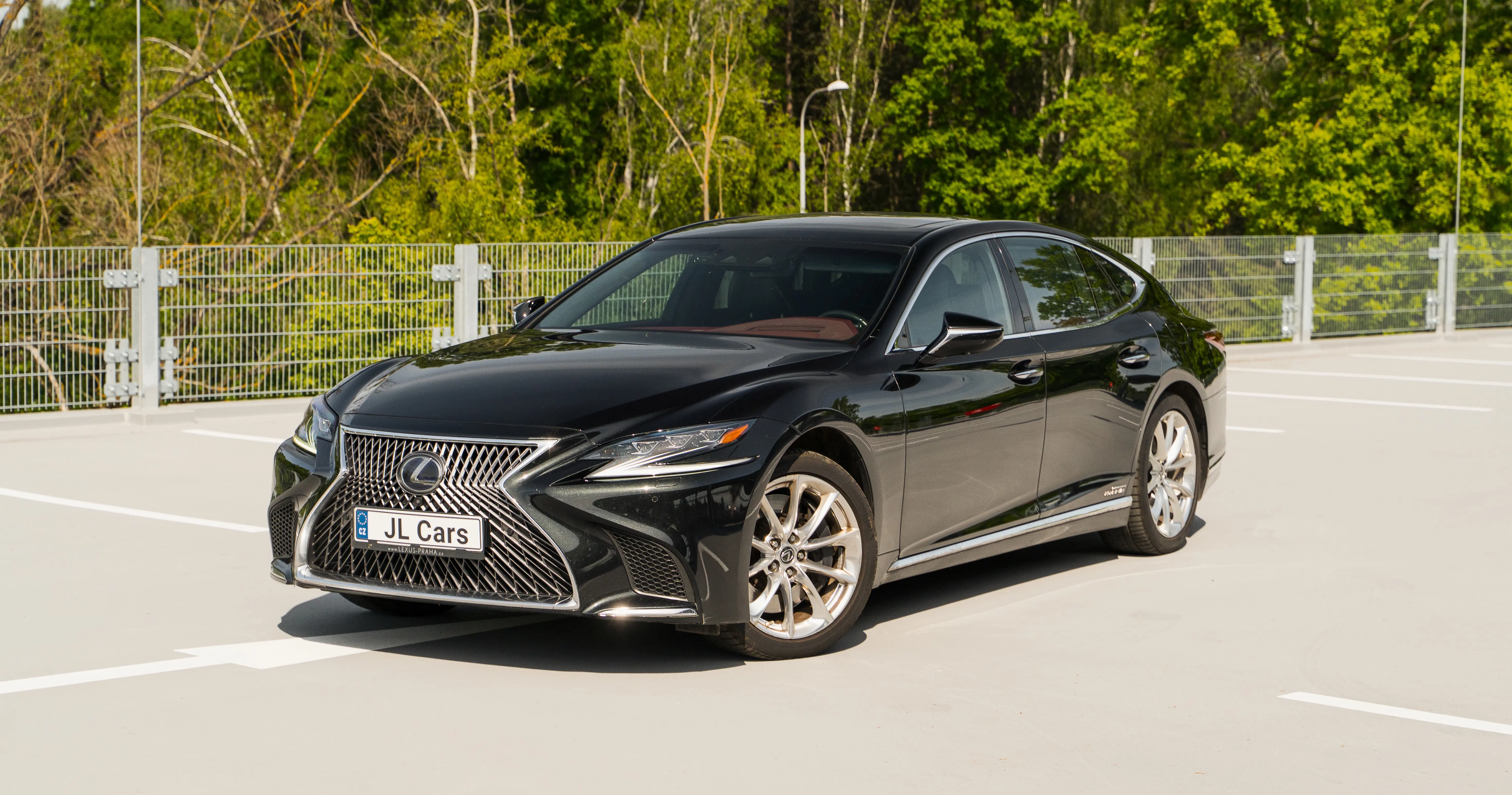 Lexus LS 500h Kiriko Glass Edition - Image 1