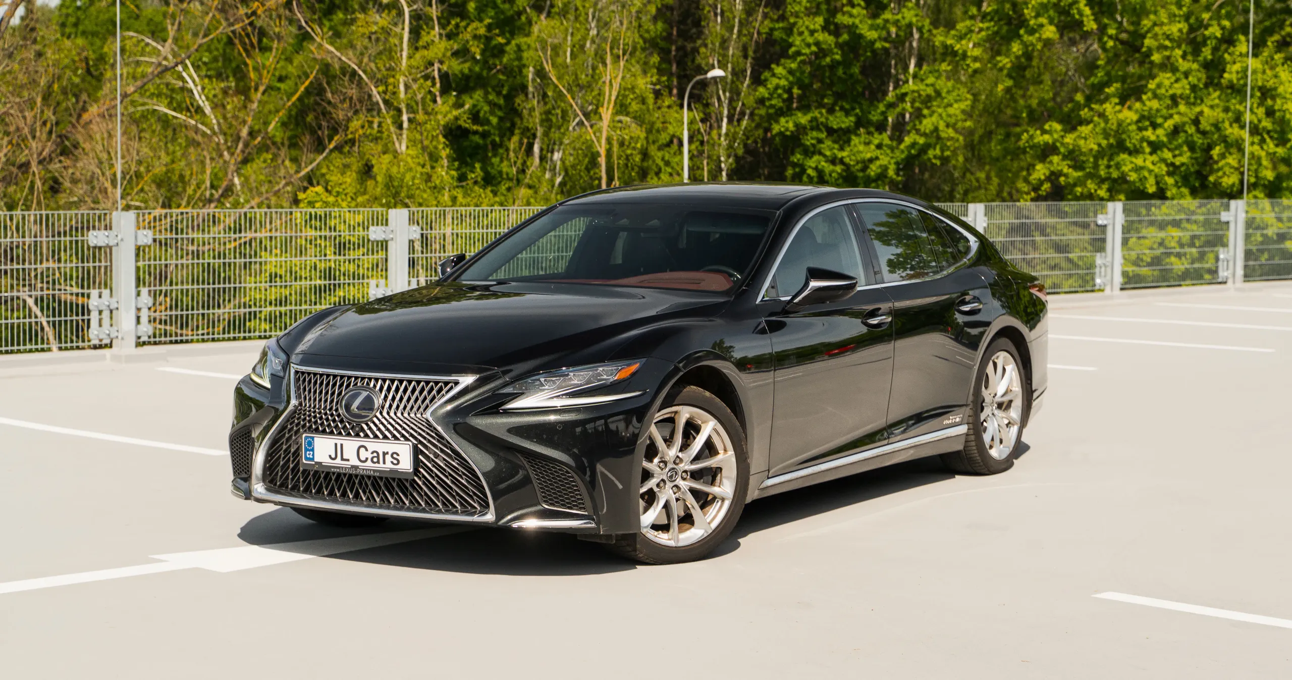 Lexus LS 500h Kiriko Glass Edition 2018 – fotografie 1 z 12