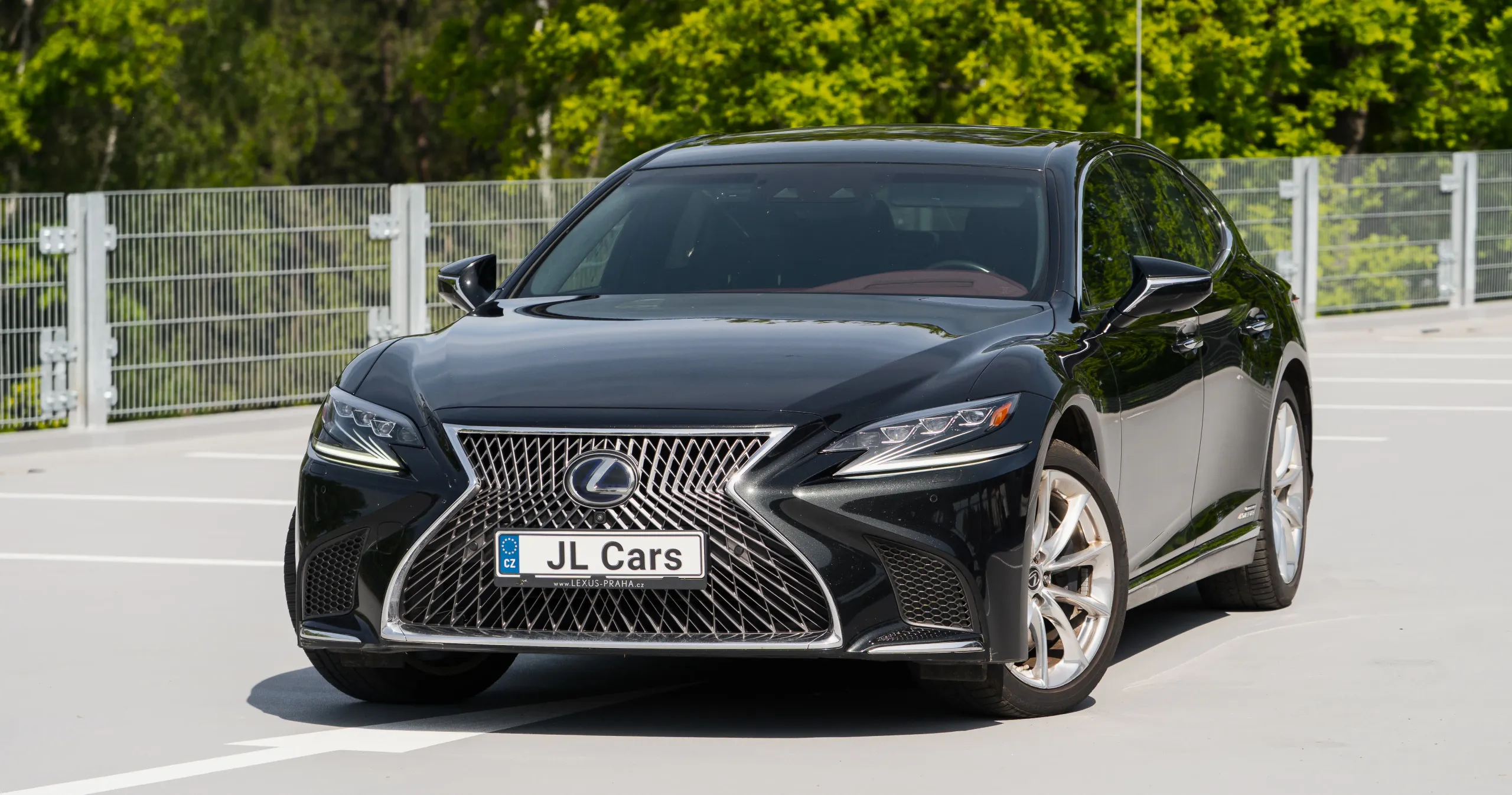 Lexus LS 500h Kiriko Glass Edition 2018 – fotografie 6 z 12
