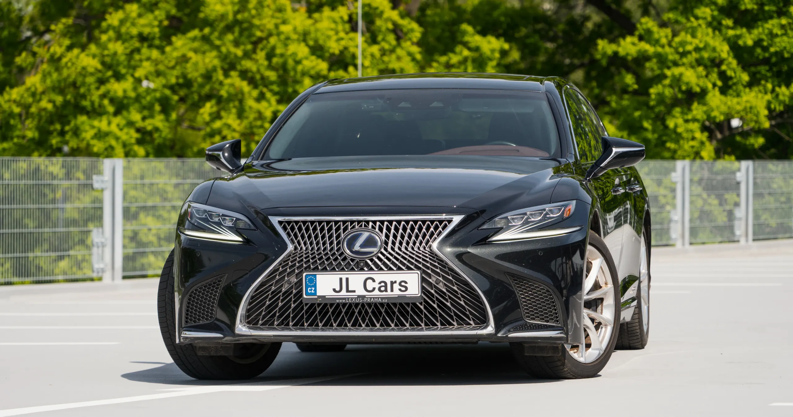 Lexus LS 500h Kiriko Glass Edition 2018 – fotografie 7 z 12