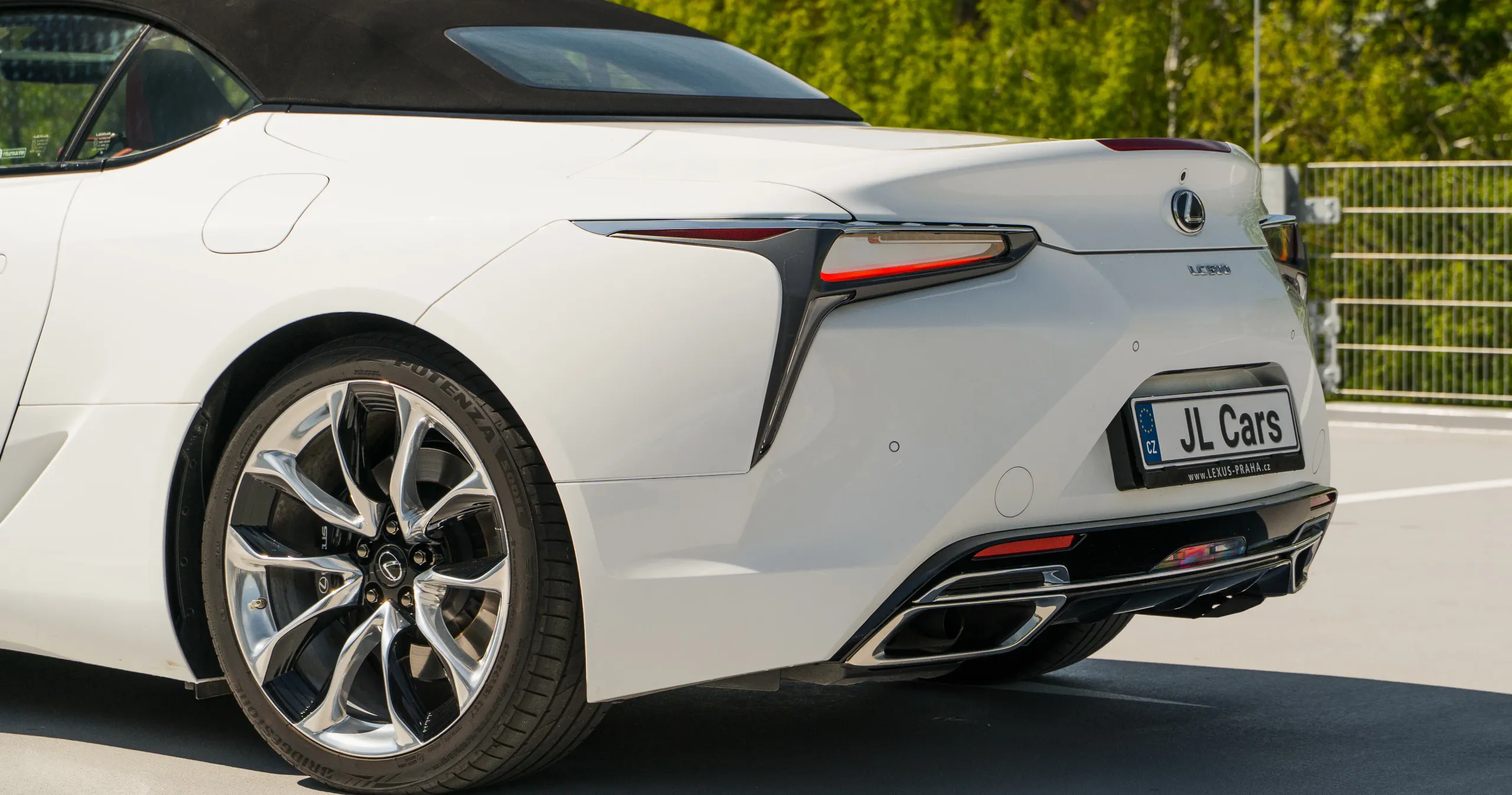 Lexus LC 500 Convertible Sport+ 2021 – fotografie 4 z 10