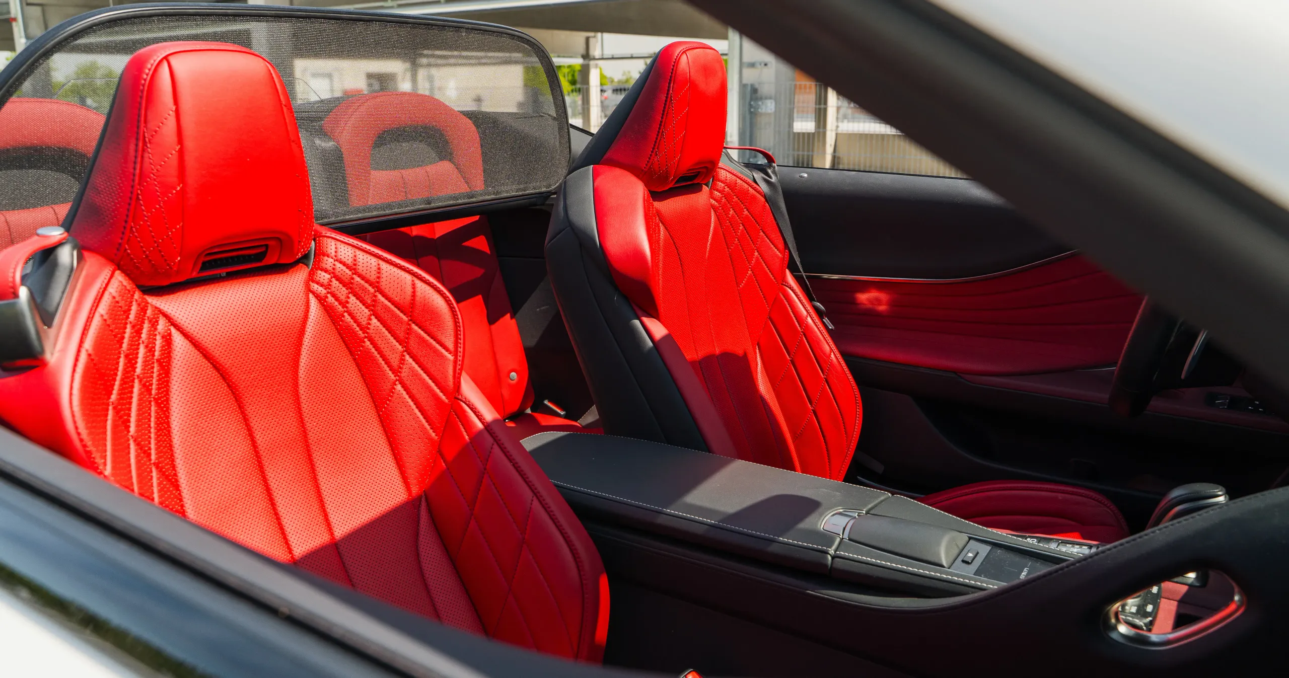 Lexus LC 500 Convertible Sport+ 2021 – fotografie 9 z 10